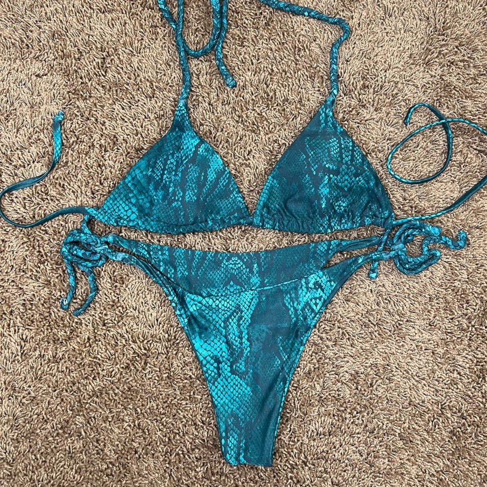 SHEIN Teal Snake Print Triangle Bikini Set